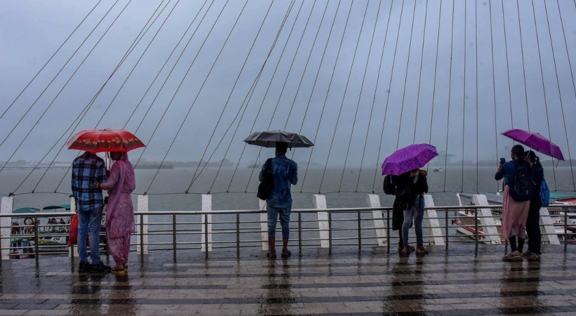 സംസ്ഥാനത്ത് മഴ മുന്നറിയിപ്പിൽ മാറ്റം; നാല് ജില്ലകളിൽ ഓറഞ്ച് അലേർട്ട്