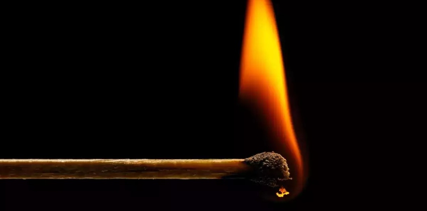 കഴക്കൂട്ടത്ത് തീപ്പെട്ടി കൊടുക്കാത്തതിന് വീട് കയറി ആക്രമണം