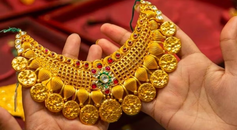 ബജറ്റ് ദിവസത്തിലും സ്വര്ണവിലയ്ക്ക് പുതിയ റെക്കോര്ഡ്; പവന് 120 രൂപ കൂടി