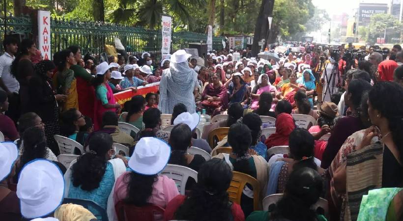 ആശാ പ്രവർത്തകർക്കൊപ്പം പൊതുപ്രവർത്തകരും; സമരവേദിയിൽ ഇന്ന് കൂട്ട ഉപവാസം