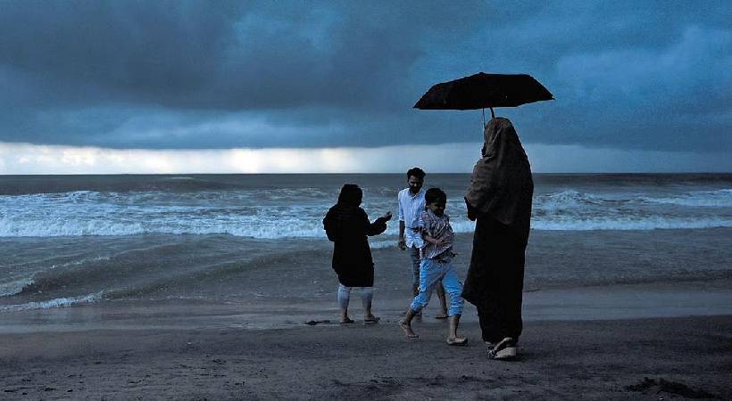 ഒറ്റപ്പെട്ട ശക്തമായ മഴ തുടരും; വിവിധ ജില്ലകളിൽ യെല്ലോ മുന്നറിയിപ്പ്