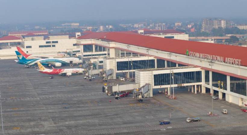 നെടുമ്പാശ്ശേരി വിമാനത്താവളത്തിൽ ബോംബ് ഭീഷണി