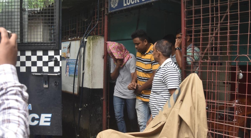 കൊല്ക്കത്തയില് നിയമ വിദ്യാര്ഥിനി കൂട്ട ബലാത്സംഗത്തിനിരയായ സംഭവം