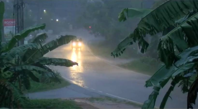 സംസ്ഥാനത്ത് അടുത്ത നാല് ദിവസം ശക്തമായ മഴ തുടരും; നാല് ജില്ലകളിൽ ഓറഞ്ച് അലർട്ട്
