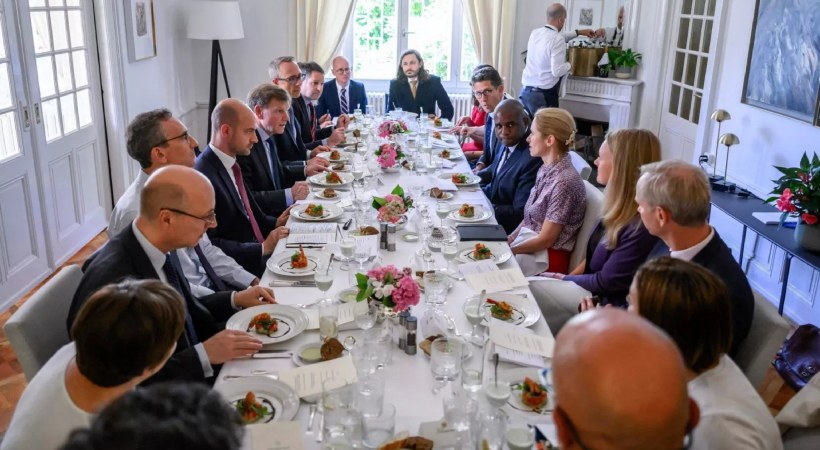 ഇസ്രയേല് ആക്രമണം നിര്ത്തിയാല് ചര്ച്ചയ്ക്ക് തയാറെന്ന് ഇറാന്; ജനീവ ചര്ച്ച സമാപിച്ചു