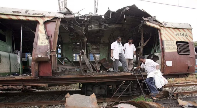 2006ലെ മുംബൈ ട്രെയിന്‍ സ്‌ഫോടന പരമ്പര കേസ്: എല്ലാ പ്രതികളെയും വെറുതെ വിട്ട് ബോംബെ ഹൈക്കോടതി