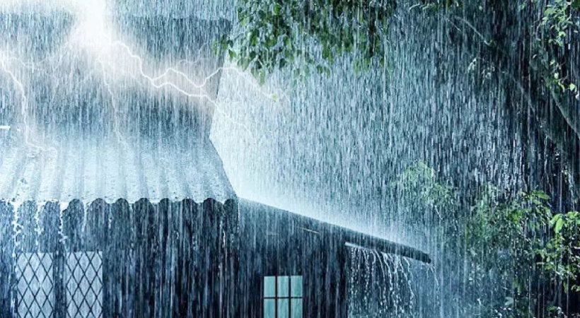 സംസ്ഥാനത്ത് അതിശക്തമായ മഴയ്ക്ക് സാധ്യത; മൂന്ന് ജില്ലകളിൽ റെഡ് അലർട്ട്, അഞ്ച് ജില്ലകളിൽ ഓറഞ്ച് അലർട്ട്
