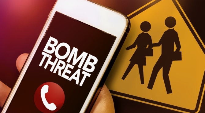 ഡൽഹിയിലെ സ്കൂളുകൾക്കും കോളജുകൾക്കും വീണ്ടും ബോംബ് ഭീഷണി; ബോംബ് സ്ക്വാഡ് പരിശോധന നടത്തുന്നു