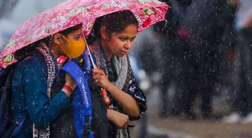 മഴ മുന്നറിയിപ്പ് പുതുക്കി, റെഡ് അലേർട്ടുകൾ പിൻവലിച്ചു; സംസ്ഥാനത്ത് 5 ജില്ലകളിൽ ഓറഞ്ച് 4 ജില്ലകളിൽ യെല്ലോ അലേർട്ട്