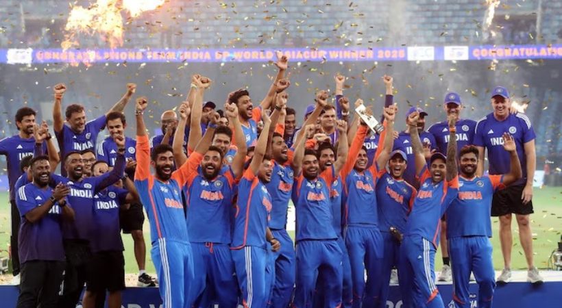 പാകിസ്താനെ വിറപ്പിച്ച കളി; നിലപാടാണ് കപ്പിനേക്കാള് വലുതെന്ന ഇന്ത്യന് ടീമിന്റെ പ്രഖ്യാപനം; പ്രതീകാത്മക കപ്പുയര്ത്തല്; ഏഷ്യാ കപ്പ് കൊടിയിറങ്ങുമ്പോള്…