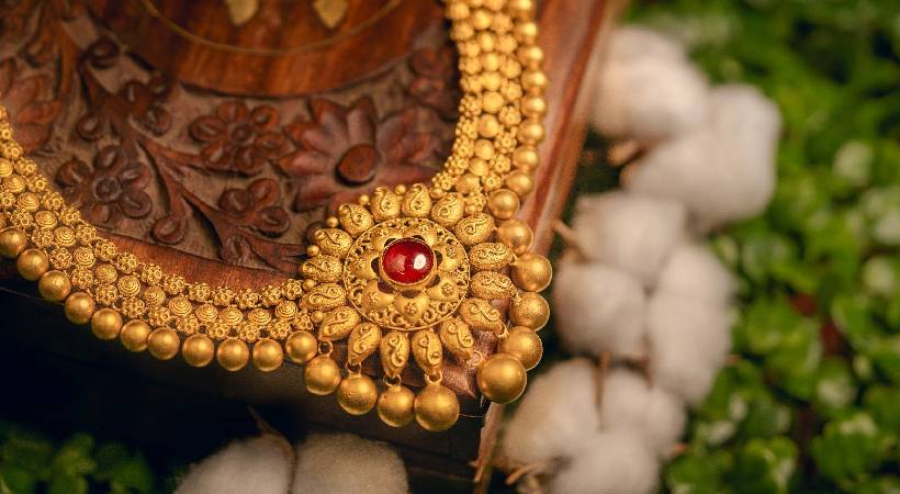 തിരിച്ചിറക്കത്തിന് ബ്രേക്കിട്ട് സ്വര്ണവില; വീണ്ടും കുതിപ്പ്