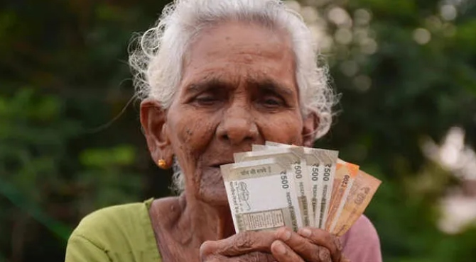 ഈ മാസത്തെ ക്ഷേമ പെൻഷൻ 27 മുതൽ വിതരണം ചെയ്യും