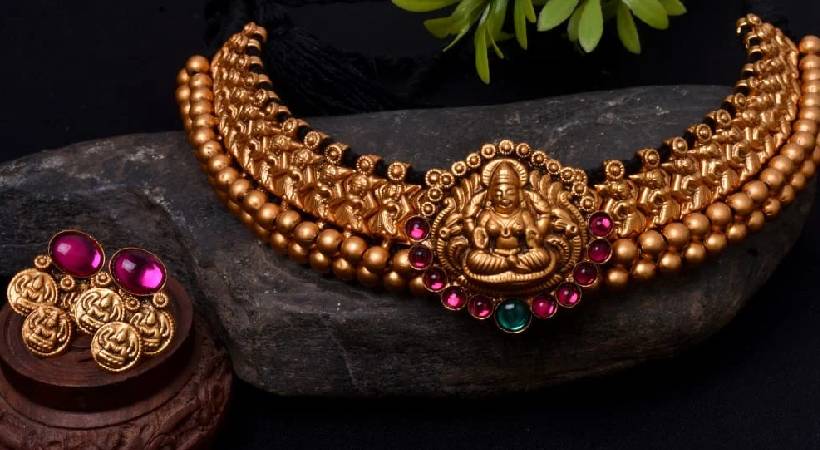 സ്വര്ണവില ഇന്നും ഇടിഞ്ഞു; രണ്ടുദിവസത്തിനിടെ കുറഞ്ഞത് 1520 രൂപ