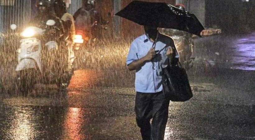മഴ മുന്നറിയിപ്പിൽ മാറ്റം; സംസ്ഥാനത്ത് മഴയുടെ ശക്തി കുറയും; ഇന്ന് രണ്ട് ജില്ലകളിൽ ഓറഞ്ച് അലേർട്ട്