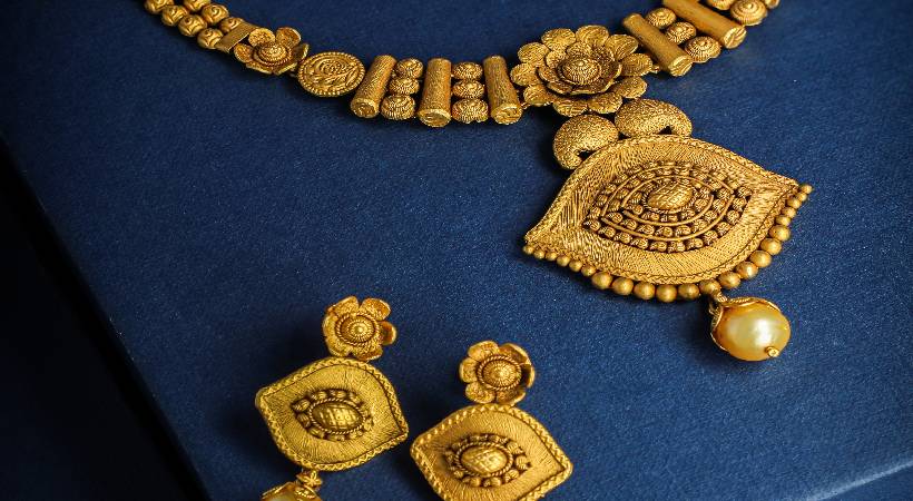 വീണ്ടും കുതിച്ച് സ്വര്ണവില, ഒറ്റയടിക്ക് വര്ധിച്ചത് 1800 രൂപ