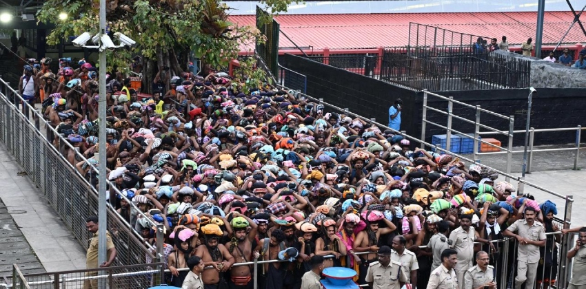 ശബരിമല ദർശനത്തിന് വൻ തിരക്ക്; ഇന്നലെ മാത്രം മല കേറിയത് ഒരു ലക്ഷത്തിലധികം പേർ