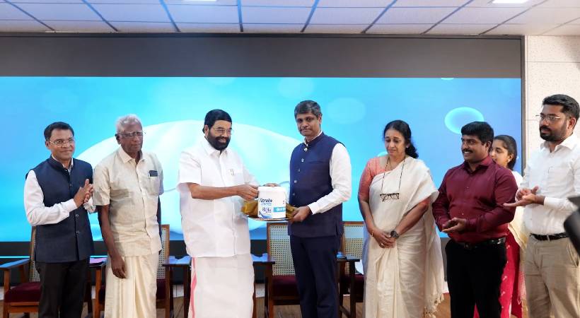 ചുവരുകൾ തിളങ്ങും ഇനി പ്രകൃതിദത്തമായി ;റബ്ബർ പെയിന്റ് വിപണിയിലെത്തിച്ച് കേരള പെയിന്റ്