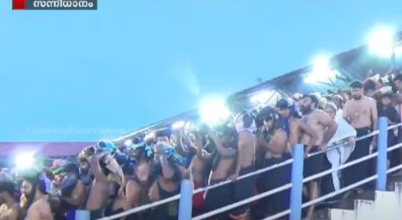 ശബരിമല മണ്ഡല പൂജയ്ക്കുള്ള വെർച്വൽ ക്യൂ ബുക്കിംഗ് ഇന്ന് മുതൽ; വൈകിട്ട് 5 മണി മുതൽ ബുക്ക് ചെയ്യാം