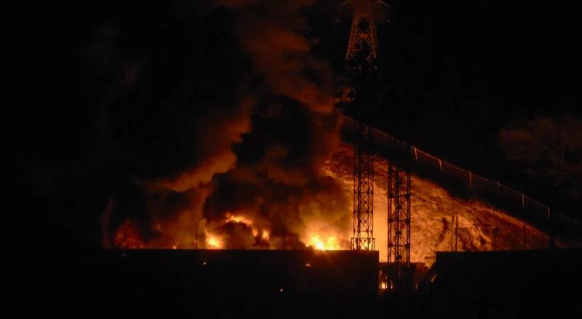 വെനസ്വേലയെ ആക്രമിച്ച് അമേരിക്ക; അടിയന്തരാവസ്ഥ പ്രഖ്യാപിച്ച് പ്രസിഡന്റ്