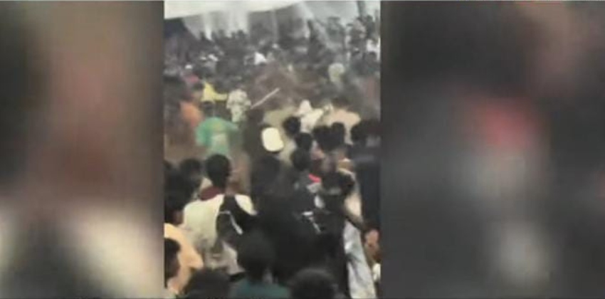 പാട്ടിനൊപ്പം ഡാൻസ് ചെയ്യുന്നതുമായി ബന്ധപ്പെട്ട് തർക്കം; മലപ്പുറത്ത് താലപ്പൊലി മഹോത്സവത്തിനിടെ കൂട്ടയടി