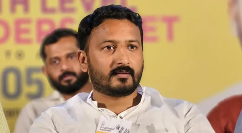 രാഹുല്‍ മാങ്കൂട്ടത്തിലിനെ മൂന്ന് ദിവസത്തെ എസ്‌ഐടി കസ്റ്റഡിയില്‍ വിട്ട് കോടതി; 16ന് ജാമ്യാപേക്ഷ പരിഗണിക്കും