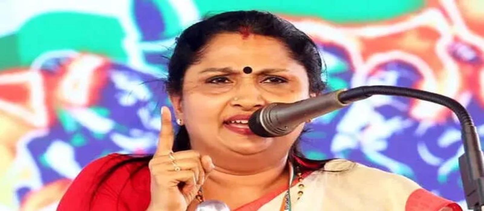 ‘കൊച്ചിയെ തിരിച്ചു പിടിക്കാൻ മുഹമ്മദ് ഷിയാസിനെ വിജയപ്പിക്കണം’; വോട്ട് അഭ്യർത്ഥിച്ച് ദീപ്തി മേരി വർഗീസ്