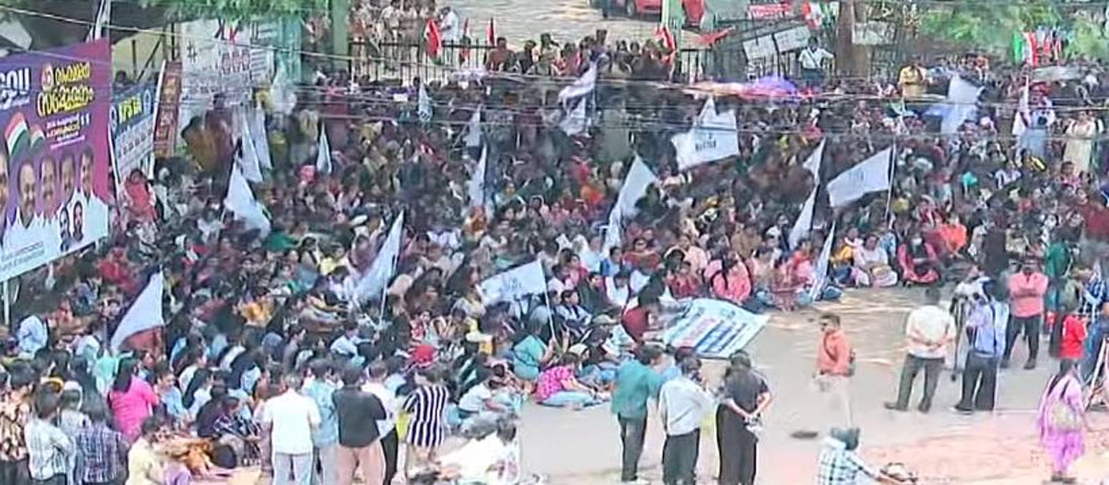 เดถเดฎเตเดชเดณ เดชเดฐเดฟเดทเตเดเดฐเดฃเด: เดธเตเดตเดเดพเดฐเตเดฏ เดเดถเตเดชเดคเตเดฐเดฟเดเดณเดฟเดฒเต เดจเดดเตโเดธเตเดฎเดพเดฐเตเดเต เดธเดฎเดฐเด เดคเตเดเดฐเตเดจเตเดจเต