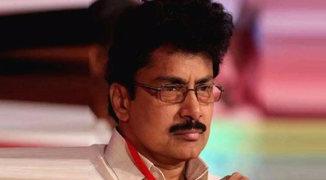 പികെ ശശിയെ പുറത്താക്കി സിപിഐഎം, പോരാട്ടം തുടരുക തന്നെ ചെയ്യുമെന്ന് ശശി