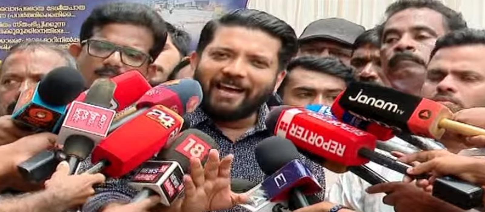 നേതാക്കൾ പാർട്ടി ലൈനിൽ നിൽക്കണം, ഭരണം കിട്ടും എന്നതിനാൽ അർഹതയുള്ള കൂടുതൽ പേർ സ്ഥാനാർഥികളാവാൻ വരുന്നത് സ്വാഭാവികമാണ്; ഷാഫി പറമ്പിൽ