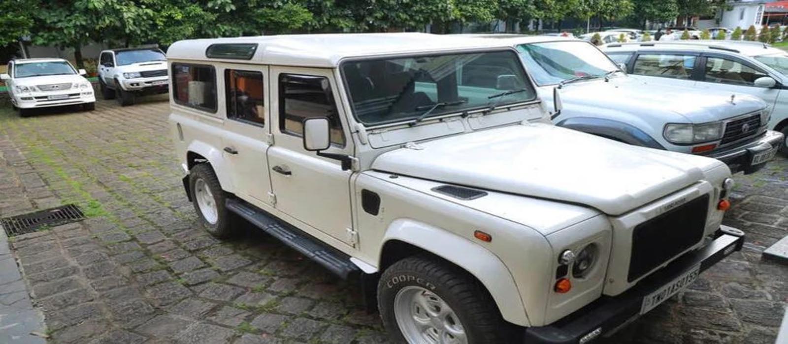 ഭൂട്ടാന് വാഹനക്കടത്ത് കേസ്; അസമിലെ ജില്ലാ ട്രാന്സ്പോര്ട്ട് ഓഫീസര് ദീപക് പട്ടോവാരിക്ക് ജാമ്യമില്ല; ഭൂട്ടാന് കസ്റ്റംസ് സംഘം കൊച്ചിയിലേക്ക്