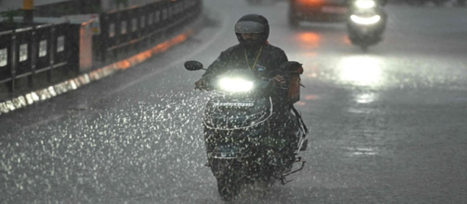 കൊടും ചൂടിന് വിട: സംസ്ഥാനത്ത് വേനൽ മഴ എത്തുന്നു; വിവിധ ജില്ലകളിൽ യെല്ലോ അലേർട്ട് പ്രഖ്യാപിച്ചു