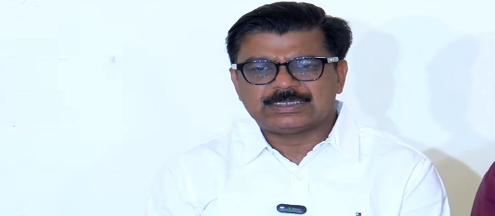 ‘പ്രളയത്തേക്കാള് കണ്ണ് കരിമണലില്’; പ്രളയം മനുഷ്യ നിര്മിതമാണെന്ന ആരോപണങ്ങള് ആവര്ത്തിച്ച് മാത്യു കുഴല്നാടന്