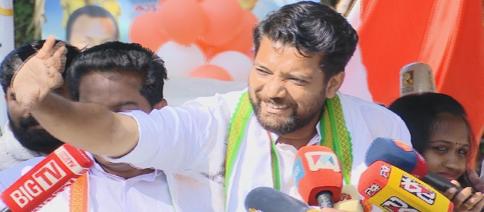 ‘വയനാട് ഫണ്ടിൽ നിന്ന് ഒരു രൂപ പോലും വകമാറ്റി ചെലവഴിച്ചിട്ടില്ല, ജനങ്ങൾക്ക് മുന്നിൽ കണക്ക് വയ്ക്കാൻ കോൺഗ്രസ് തയ്യാർ’; ഷാഫി പറമ്പിൽ എം പി