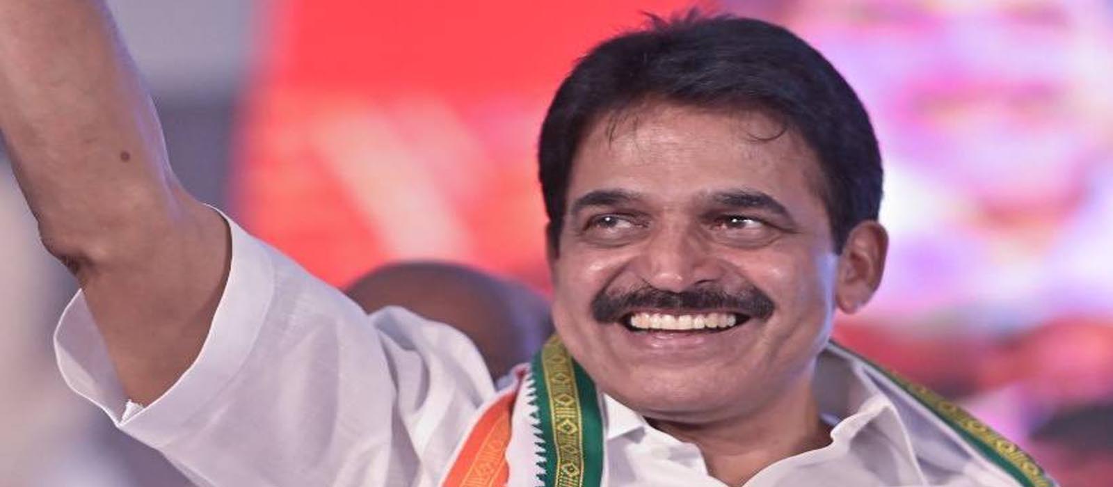 കെ സി വേണുഗോപാലിന് 46 MLAമാരുടെ പിന്തുണ! രമേശ് ചെന്നിത്തലയെ പിന്തുണച്ചത് 8 പേർ; വി ഡി സതീശന് 6 പേരുടെ പിന്തുണ മാത്രം