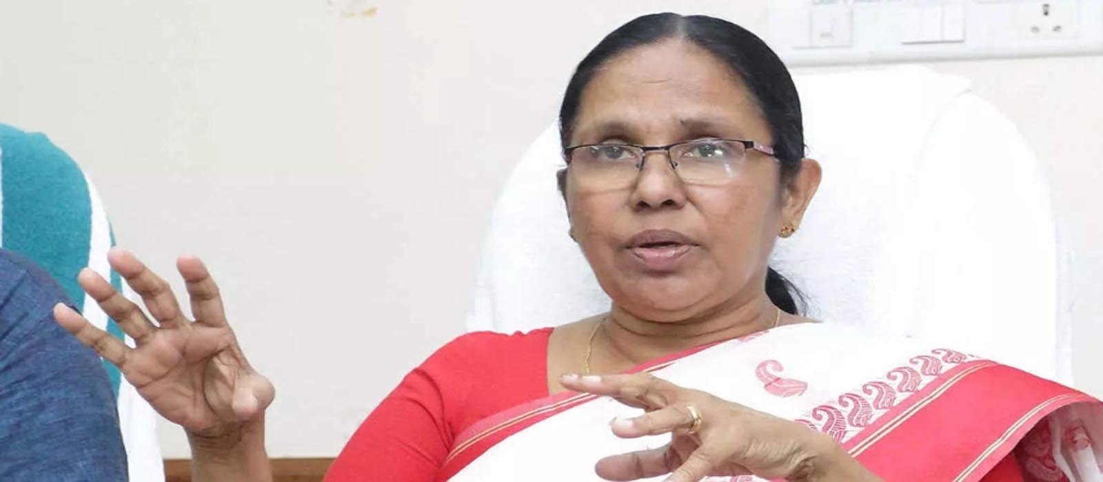 ‘ജയിക്കില്ലെന്ന് എല്ലാവർക്കും അറിയാമായിരുന്നു, എന്നിട്ടും നിർബന്ധിച്ച് പേരാവൂരിൽ മത്സരിപ്പിച്ചു’; LDF യോഗത്തിൽ അതൃപ്തി അറിയിച്ച് കെ കെ ശൈലജ