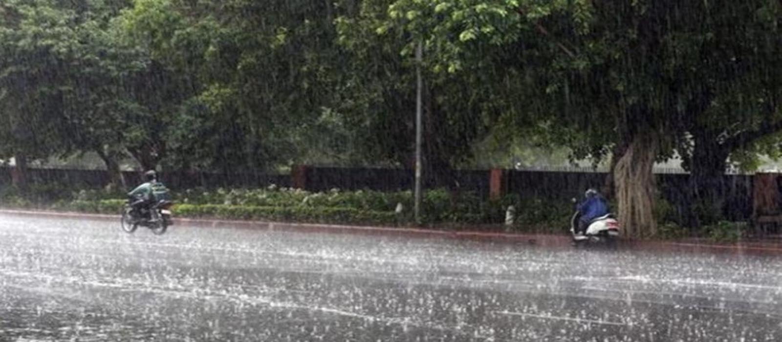 കുളിര് പകര്‍ന്ന് വേനല്‍മഴ; നാല് ജില്ലകളില്‍ ഇന്ന് യെല്ലോ അലേര്‍ട്ട്