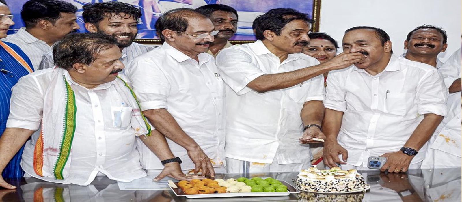 യുഡിഎഫ് സര്‍ക്കാര്‍ രൂപീകരണ ചര്‍ച്ചകളിലേക്ക്; അന്തിമ തീരുമാനത്തിനായി ഹൈക്കമാന്‍ഡ് നിരീക്ഷകരെ ഇന്ന് തീരുമാനിക്കും