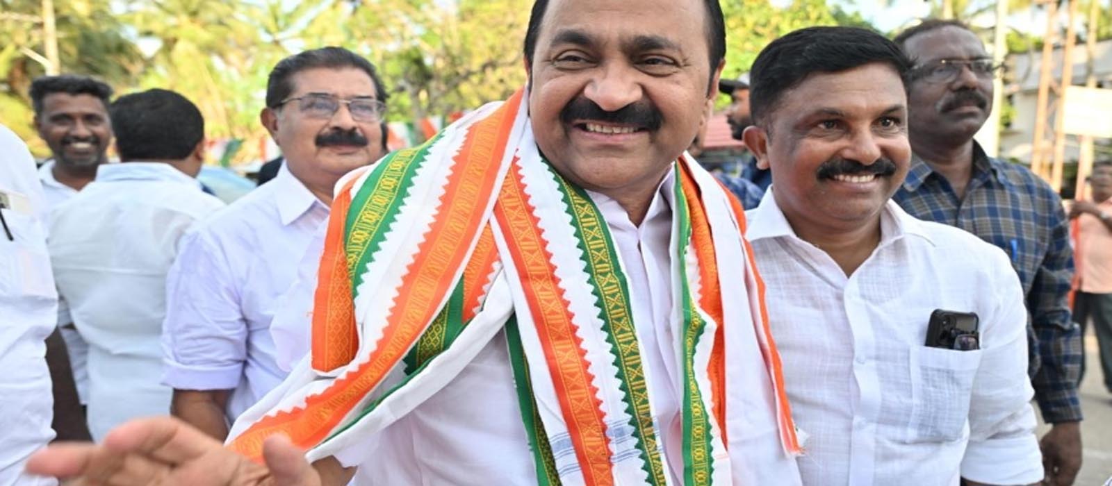 വോട്ടെണ്ണലിന് മണിക്കൂറുകൾ ബാക്കി; മൂകാംബിക ക്ഷേത്ര ദർശനം നടത്തി വിഡി സതീശൻ