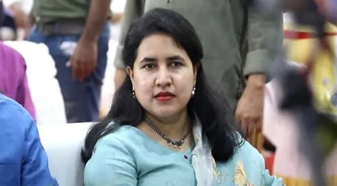 സി എം ആർ എൽ – എക്സാലോജിക്സ് ഇടപാട്; വീണയെ ചോദ്യം ചെയ്യാൻ ഇ ഡി, നോട്ടീസ് നൽകും