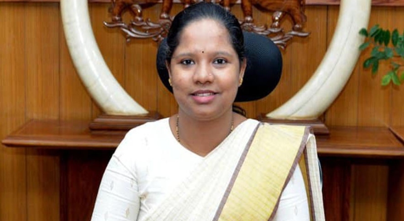വയനാട് കളക്ടറേറ്റ് ഭരണം നിയന്ത്രിക്കുന്നത് എൻജിഒ? ; അസോസിയേഷൻറെ ആവശ്യപ്രകാരം റവന്യൂ സെക്ഷനുകളിൽ ഫയൽ കൈമാറ്റത്തിന് ഉത്തരവിട്ട് ജില്ലാ കളക്ടർ