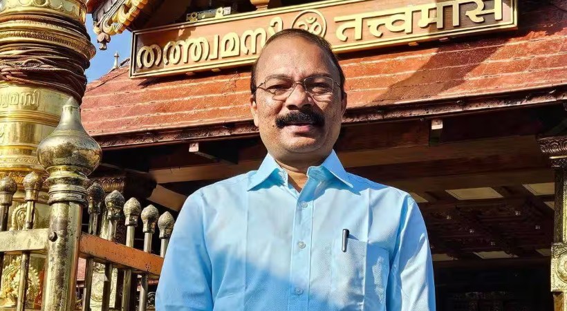 ശബരിമല സ്വര്ണപ്പാളി കൈമാറ്റ കേസ്; പി എസ് പ്രശാന്തിനും അജികുമാറിനും എസ്ഐടി നോട്ടീസ്; അടുത്ത ആഴ്ച ചോദ്യം ചെയ്യലിന് ഹാജരാകണം