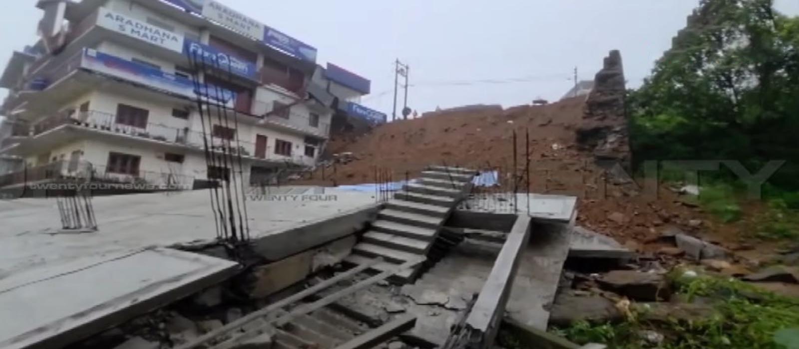 ഇടുക്കി പാമ്പനാറില്‍ നിര്‍മാണത്തില്‍ ഇരുന്ന അഞ്ചു നില കെട്ടിടം തകര്‍ന്ന് വീണു; ആളപായമില്ല