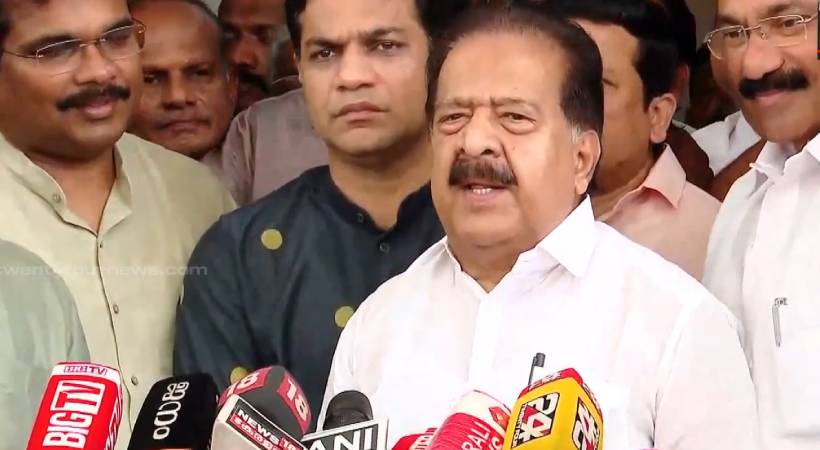 ‘ഓപ്പറേഷൻ തൂഫാൻ ആഞ്ഞടിക്കുന്നു; മദ്യനയം UDF ചർച്ച ചെയ്യും; ബ്ലേഡ് കൊണ്ടുവന്ന സമരമാർഗം അം​ഗീകരിക്കില്ല’; രമേശ് ചെന്നിത്തല
