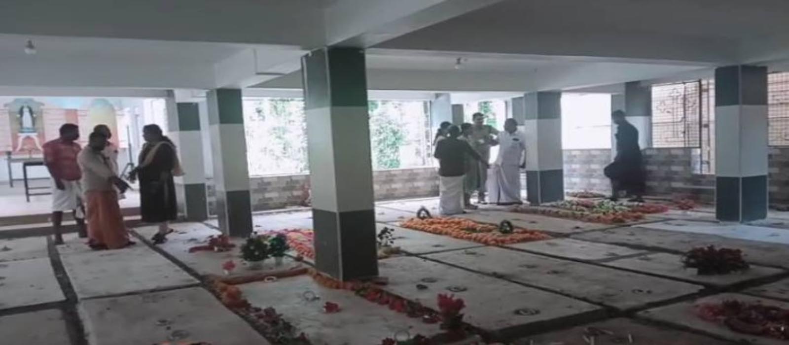 ദുരൂഹത നീങ്ങുമോ? വാണിയപ്പാറ പള്ളിയിലെ കല്ലറ തുറന്നു, മൃതദേഹ അവശിഷ്ടങ്ങൾ പുറത്തെടുത്തു