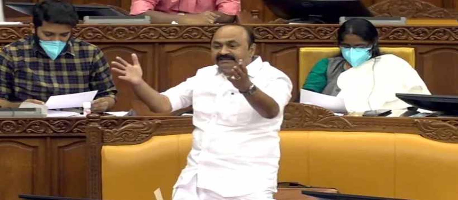 വി.ഡി സതീശൻ നിയമസഭയിലെത്തി, യുഡിഎഫ് സർക്കാരിന്റെ ആദ്യ ബജറ്റ് അവതരണം ഉടൻ