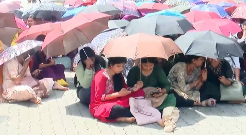 ശമ്പള വർധന: തൃശൂരിൽ നഴ്സസ് സമ്പൂർണ്ണ പണിമുടക്കിലേക്ക്