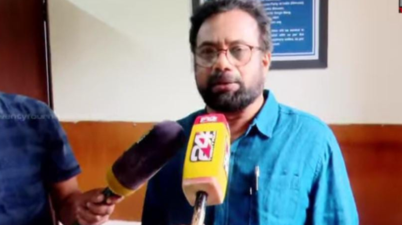 ഐഷി ഘോഷിനെ അറസ്റ്റ് ചെയ്യാന്‍ നീക്കം, CJP സമരത്തില്‍ പങ്കെടുത്തതിന് പ്രതികാര നടപടി?; പോയി യൂണിഫോമും ബാഡ്ജും ധരിച്ചെത്തൂ; പൊലീസിനെ തടഞ്ഞ് ജോൺ ബ്രിട്ടാസ് എം.പി
