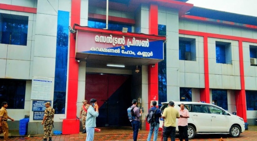 കണ്ണൂർ സെൻട്രൽ ജയിലിൽ തടവുകാർ തമ്മിൽ സംഘർഷം, തടയാൻ എത്തിയ ഉദ്യോഗസ്ഥർ ഉൾപ്പെടെ 11 പേർക്ക് പരുക്ക്