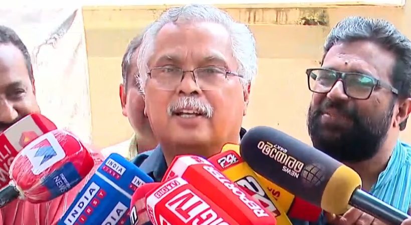 എല്ഡിഎഫിനെ രാഷ്ട്രീയമായി വേട്ടയാടിയാല് നോക്കിനിക്കില്ലെന്ന് ബിനോയ് വിശ്വം; പിണറായിക്കെതിരെ നടക്കുന്നത് രാഷ്ട്രീയ വേട്ടയോ എന്ന ചോദ്യത്തോട് പ്രതികരിച്ചില്ല