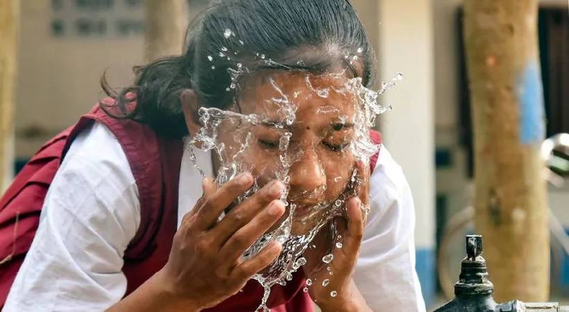 ഇന്നും നാളെയും ചൂട് കൂടും; നാല് ഡിഗ്രി വരെ ഉയരും, വെള്ളിയാഴ്ചയോടെ സംസ്ഥാനത്ത് മഴയ്ക്ക് സാധ്യത